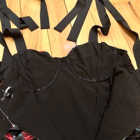 FASHION NOVA SEND ME ROSES BODY CON RUCHED MINI DRESS M NWT - Picture 5 of 14